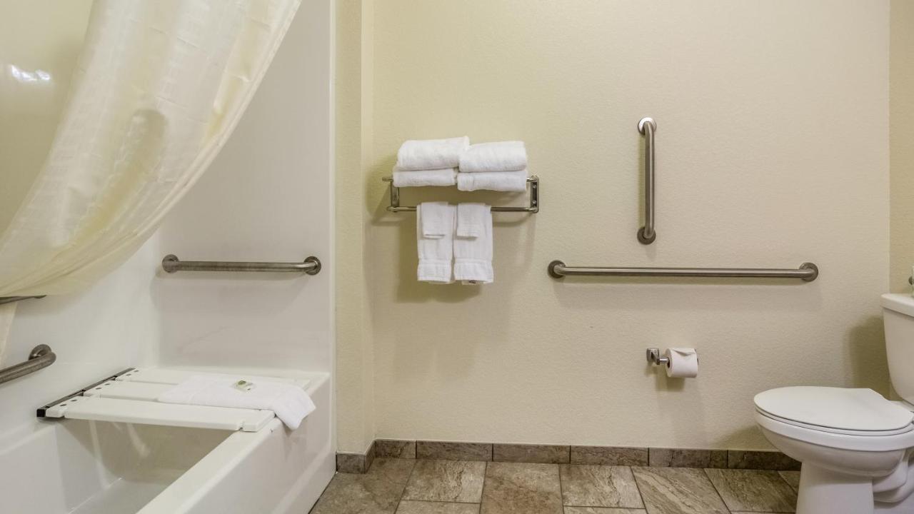 Cobblestone Hotel & Suites - אירי מראה חיצוני תמונה